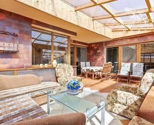 5-izbový RODINNÝ DOM, bazén, terasa, altánok, zeleň, VAŠE NOVÉ MIESTO PRE ŽIVOT