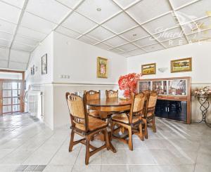 5-izbový RODINNÝ DOM, bazén, terasa, altánok, zeleň, VAŠE NOVÉ MIESTO PRE ŽIVOT