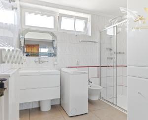 5-izbový RODINNÝ DOM, bazén, terasa, altánok, zeleň, VAŠE NOVÉ MIESTO PRE ŽIVOT