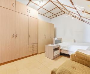 5-izbový RODINNÝ DOM, bazén, terasa, altánok, zeleň, VAŠE NOVÉ MIESTO PRE ŽIVOT