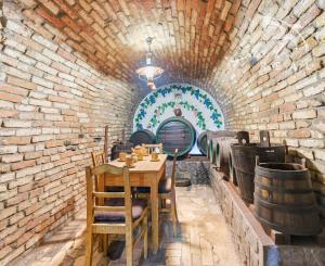 5-izbový RODINNÝ DOM, bazén, terasa, altánok, zeleň, VAŠE NOVÉ MIESTO PRE ŽIVOT