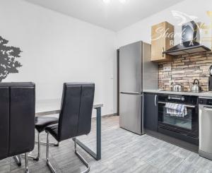 Priestranný 3-izbový byt s balkónom kúsok od stanice – Piešťany