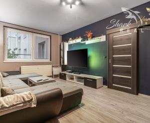 Priestranný 3-izbový byt s balkónom kúsok od stanice – Piešťany