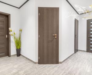 Priestranný 3-izbový byt s balkónom kúsok od stanice – Piešťany