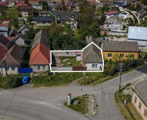 Dom s obrovským potenciálom v centre obce - Podolie
