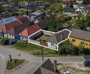 Dom s obrovským potenciálom v centre obce - Podolie