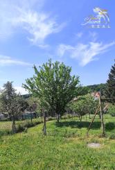 Slnečný pozemok s panoramatickým výhľadom