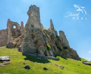 Slnečný pozemok s panoramatickým výhľadom
