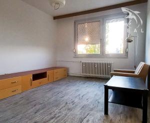 Svetlý 3-izbový byt na najvyššom poschodí | Ružinov