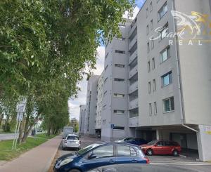 Kompletne zariadený 2-izbový byt | Klimatizácia a Parking v súkromnom areáli | Ružinov, Ostredky
