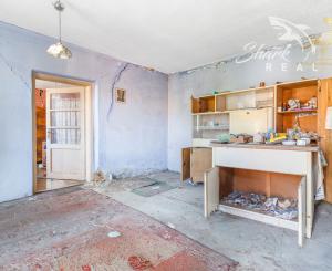Pekný starší vidiecky dom s pozemkom – Tepličky
