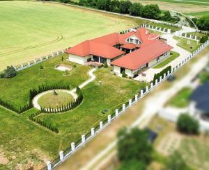 Jedinečná rodinná vila s výbornou strategickou polohou