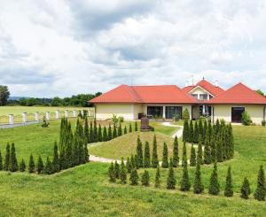 Jedinečná rodinná vila s výbornou strategickou polohou