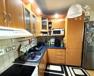 TEHLOVÝ DOM _ 3i byt PREDAJ _ 67 m2 _ centrum Senca