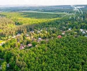 Rozprávkový pozemok obklopený lesom  - Duchonka