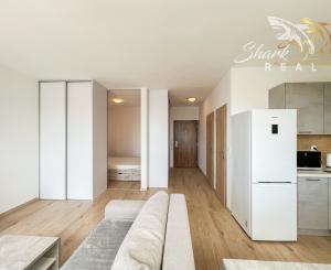 Mimo mesta, nie mimo pohodlia | 1,5i novostavba s loggiou | Slovenský Grob