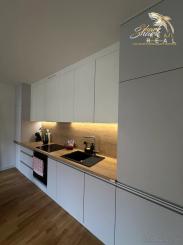 Na prenájom kompletne zariadený 2-izbový apartmán v centre Bratislavy – Vysoká ulica