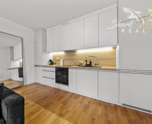 Na prenájom kompletne zariadený 2-izbový apartmán v centre Bratislavy – Vysoká ulica
