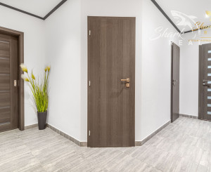 Priestranný 3-izbový byt s balkónom kúsok od stanice – Piešťany