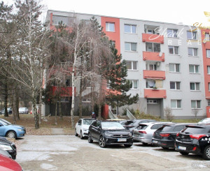 Na prenájom – moderný 2-izbový byt v pokojnej časti Bratislavy – Dúbravka