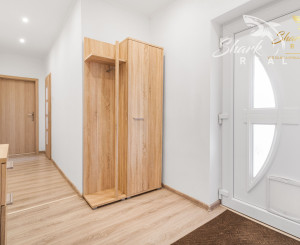NA PREDAJ - Exkluzívne - Reštaurácia s terasou, barom a apartmánom.