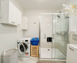 Pet-friendly, s dušou a výhľadom. 2i byt v tichu, 10 minút od centra.