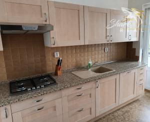 Na prenájom | Priestranný 3-izbový byt s balkónom a možnosťou garáže | Domkárska ulica, Bratislava – Ružinov