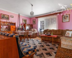 Vidiecky dom s veľkým pozemkom a zdravou konštrukciou - Čechy
