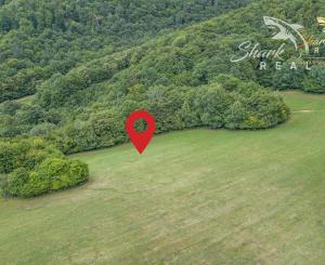 Únik do prírody len pár minút od Trenčína - pozemok 3 780 m²
