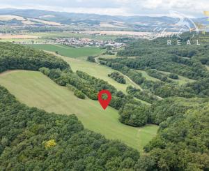Únik do prírody len pár minút od Trenčína - pozemok 3 780 m²