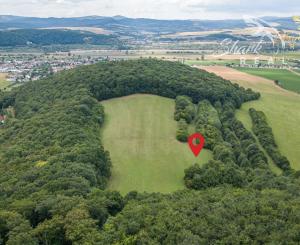 Únik do prírody len pár minút od Trenčína - pozemok 3 780 m²