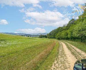 Únik do prírody len pár minút od Trenčína - pozemok 3 780 m²