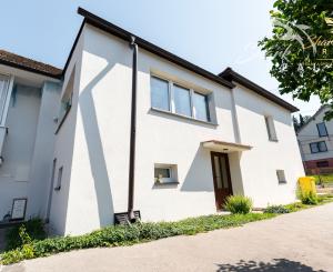 Priestranný rodinný dom s pozemkom 1 623 m² v Pavlovej Vsi – len pár minút od Tatralandie