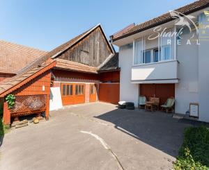 Priestranný rodinný dom s pozemkom 1 623 m² v Pavlovej Vsi – len pár minút od Tatralandie