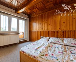 Priestranný rodinný dom s pozemkom 1 623 m² v Pavlovej Vsi – len pár minút od Tatralandie