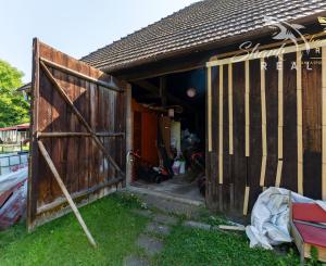 Priestranný rodinný dom s pozemkom 1 623 m² v Pavlovej Vsi – len pár minút od Tatralandie