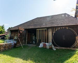 Priestranný rodinný dom s pozemkom 1 623 m² v Pavlovej Vsi – len pár minút od Tatralandie