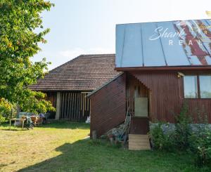 Priestranný rodinný dom s pozemkom 1 623 m² v Pavlovej Vsi – len pár minút od Tatralandie