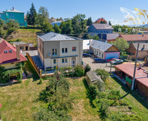 SHARK REAL/PREDAJ 2 izbový byt v Lipanoch v centre 