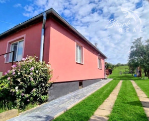 5-IZBOVÝ RODINNÝ DOM V OBCI TRHOVIŠTE  PRI MICHALOVCIACH