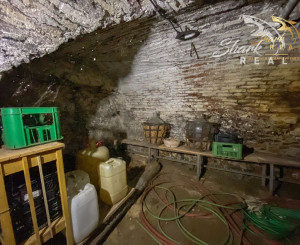 Znížená cena - Jedinečná príležitosť - Historický vinársky dom v samotnom srdci Pezinka