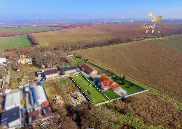 Pozemok Pezinok_Predaj_Benefit je  Krásna tehlová originálna pivnička na pozemku