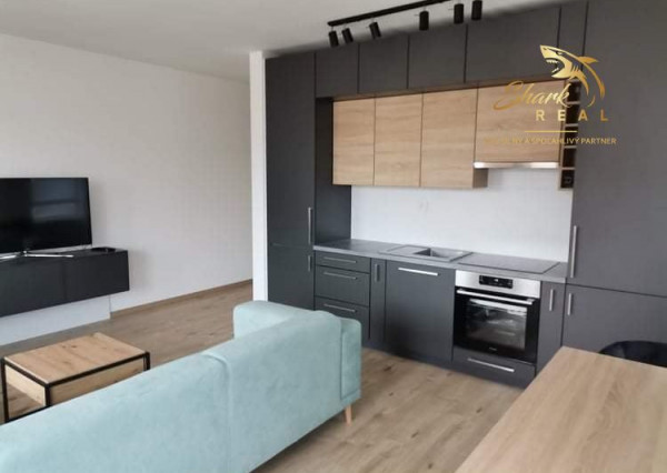 Kompletne zariadený 2 izbový byt s balkónom