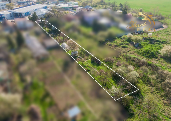 REZERVOVANE - VEĽKÝ POZEMOK s 80 - ročným domom s prístavbou***DOBRÁ LOKALITA, slepá ulica** centrum 2km, jazerá do 500m