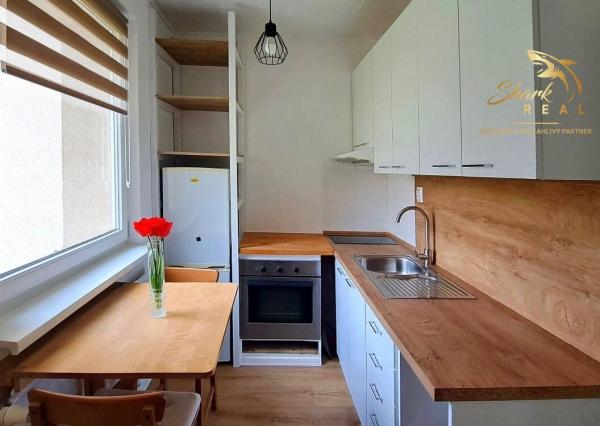 Prenájom 1-izbového bytu s balkónom v centre Dubnice nad Váhom