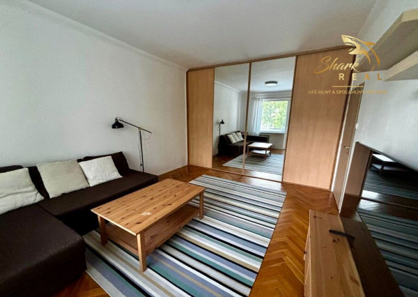 Prenájom krásneho 1,5-izbový byt s balkónom v tichej lokalite Bratislava – Ružinov .