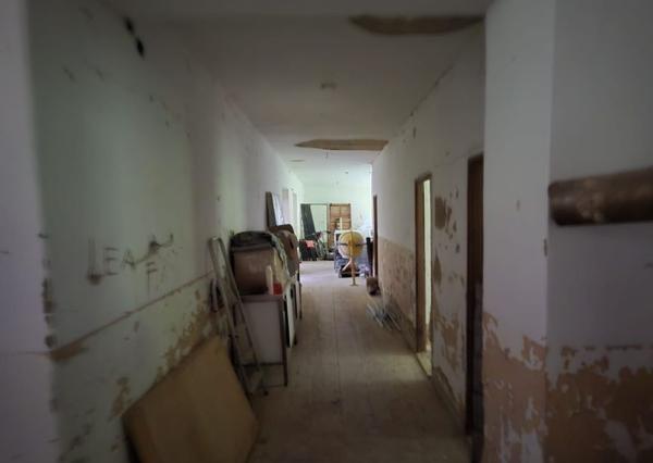 Priestranná budova s bývaním