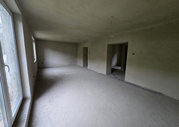 Priestranná budova s bývaním