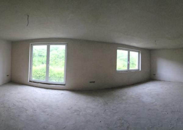 Priestranná budova s bývaním