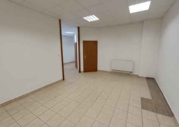 Administratívno-apartmánová budova